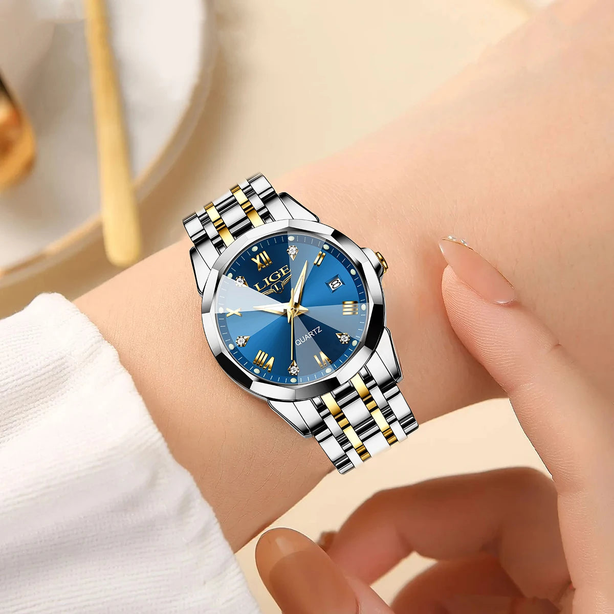 Montre Luxuri Lotus pour femme